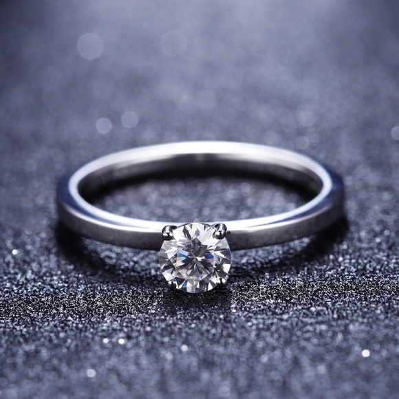 Engagement Ring in Solid 10K White Gold - Picture 4 of 6